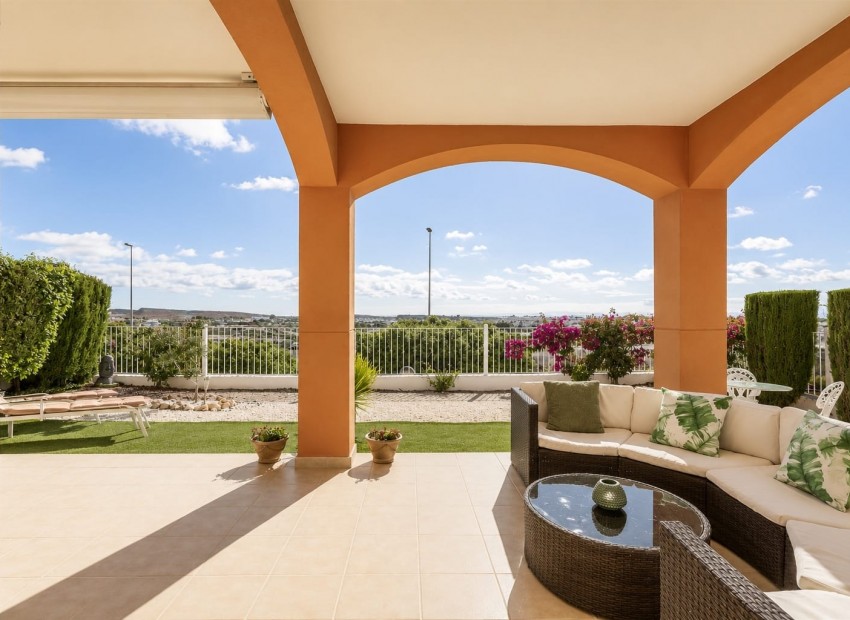 Resale - Apartment -
Altaona Golf and Country Club