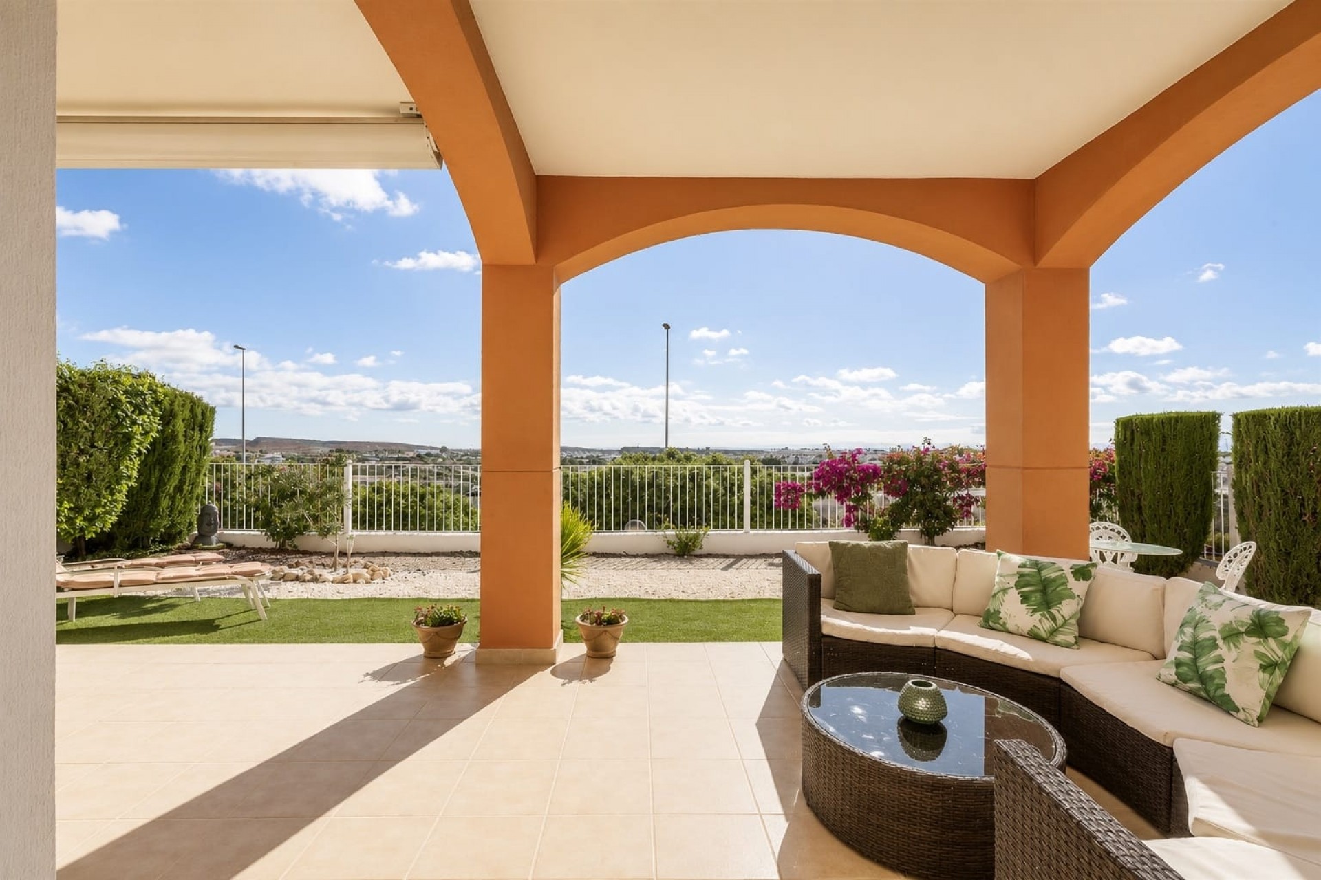 Resale - Apartment -
Altaona Golf and Country Club
