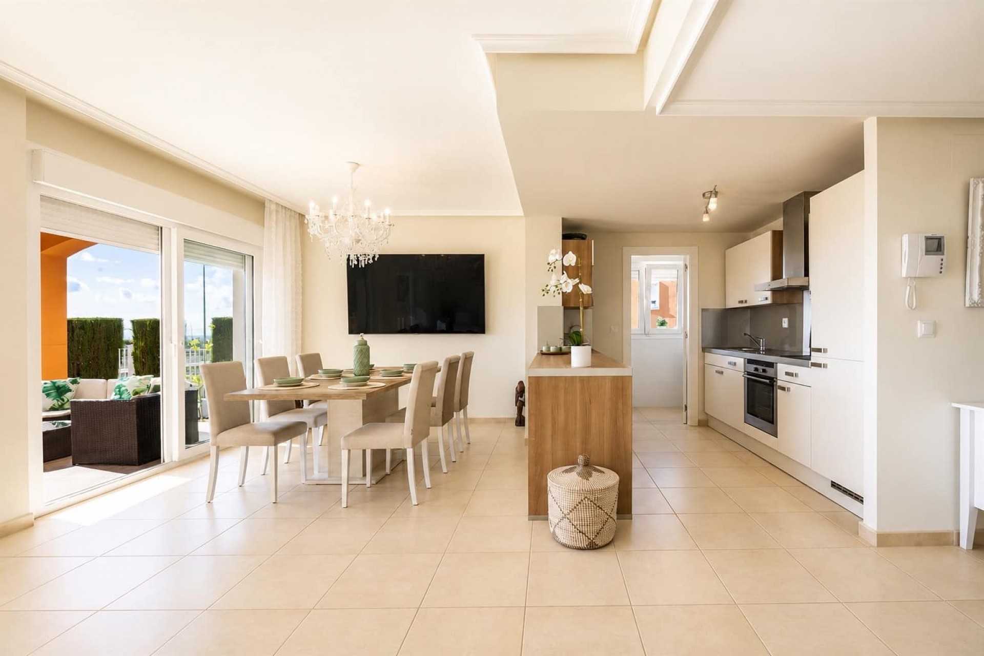 Resale - Apartment -
Altaona Golf and Country Club