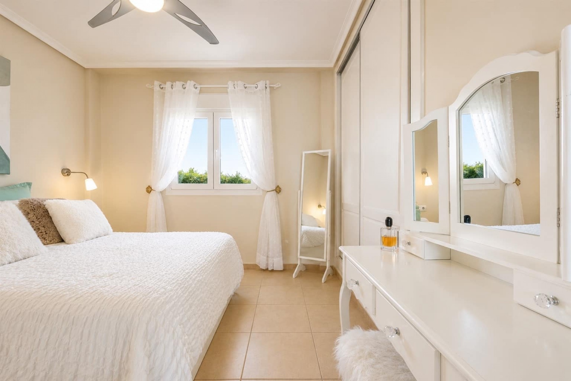 Resale - Apartment -
Altaona Golf and Country Club