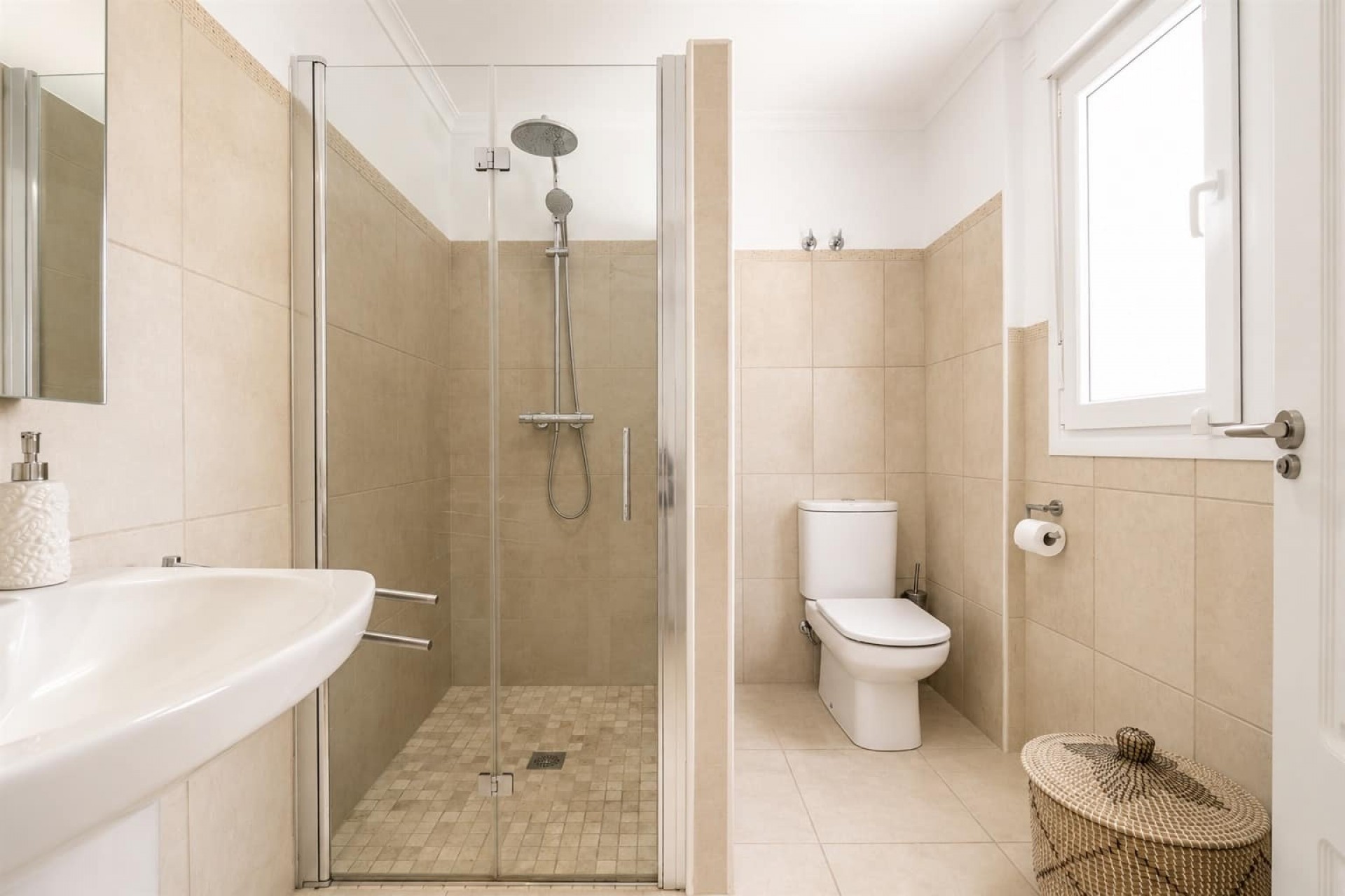 Resale - Apartment -
Altaona Golf and Country Club