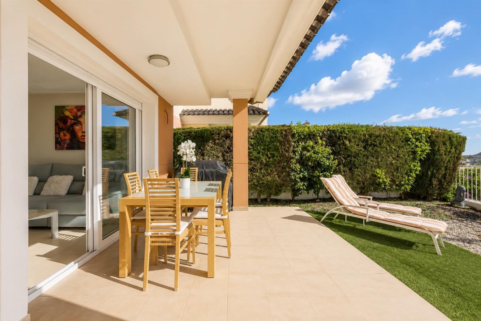 Resale - Apartment -
Altaona Golf and Country Club