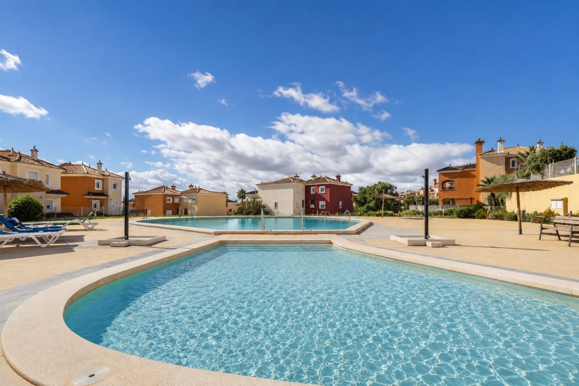 Resale - Apartment -
Altaona Golf and Country Club