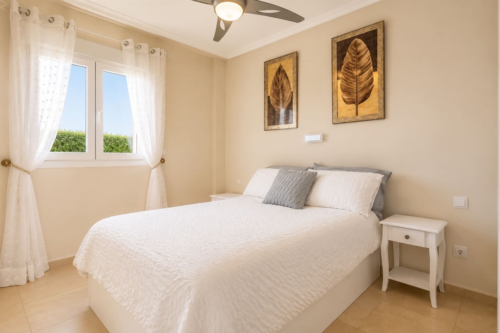 Resale - Apartment -
Altaona Golf and Country Club