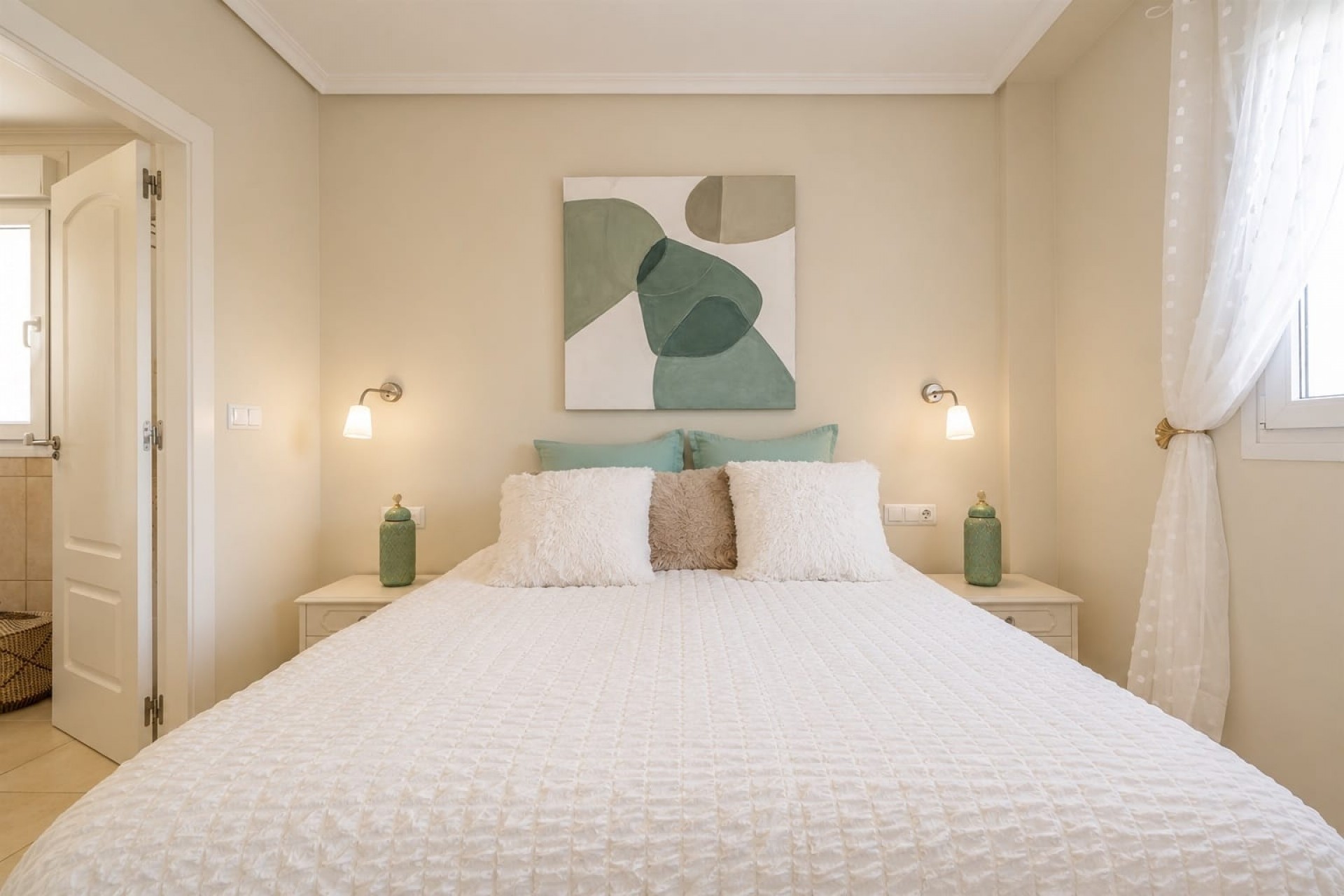 Resale - Apartment -
Altaona Golf and Country Club