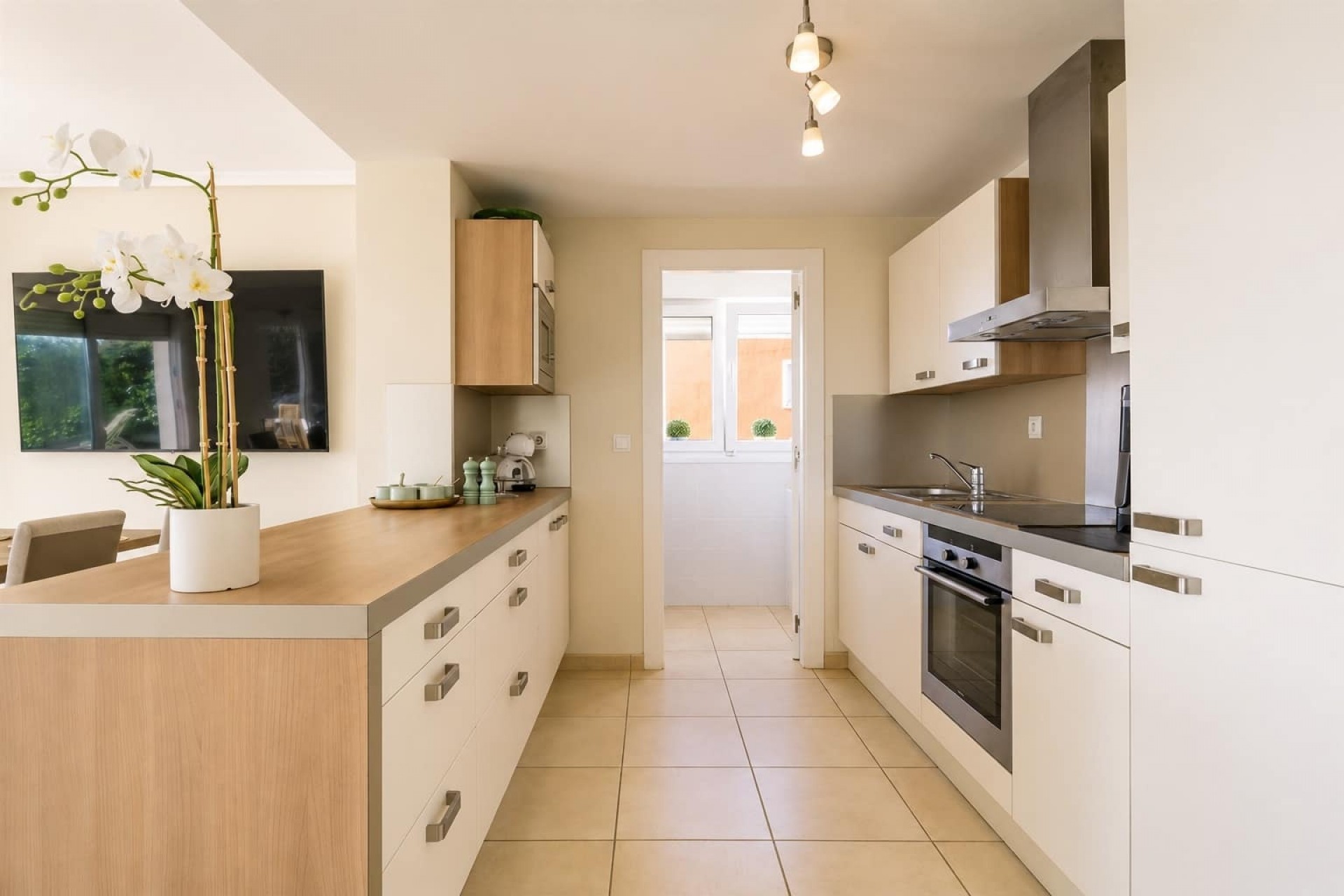 Resale - Apartment -
Altaona Golf and Country Club