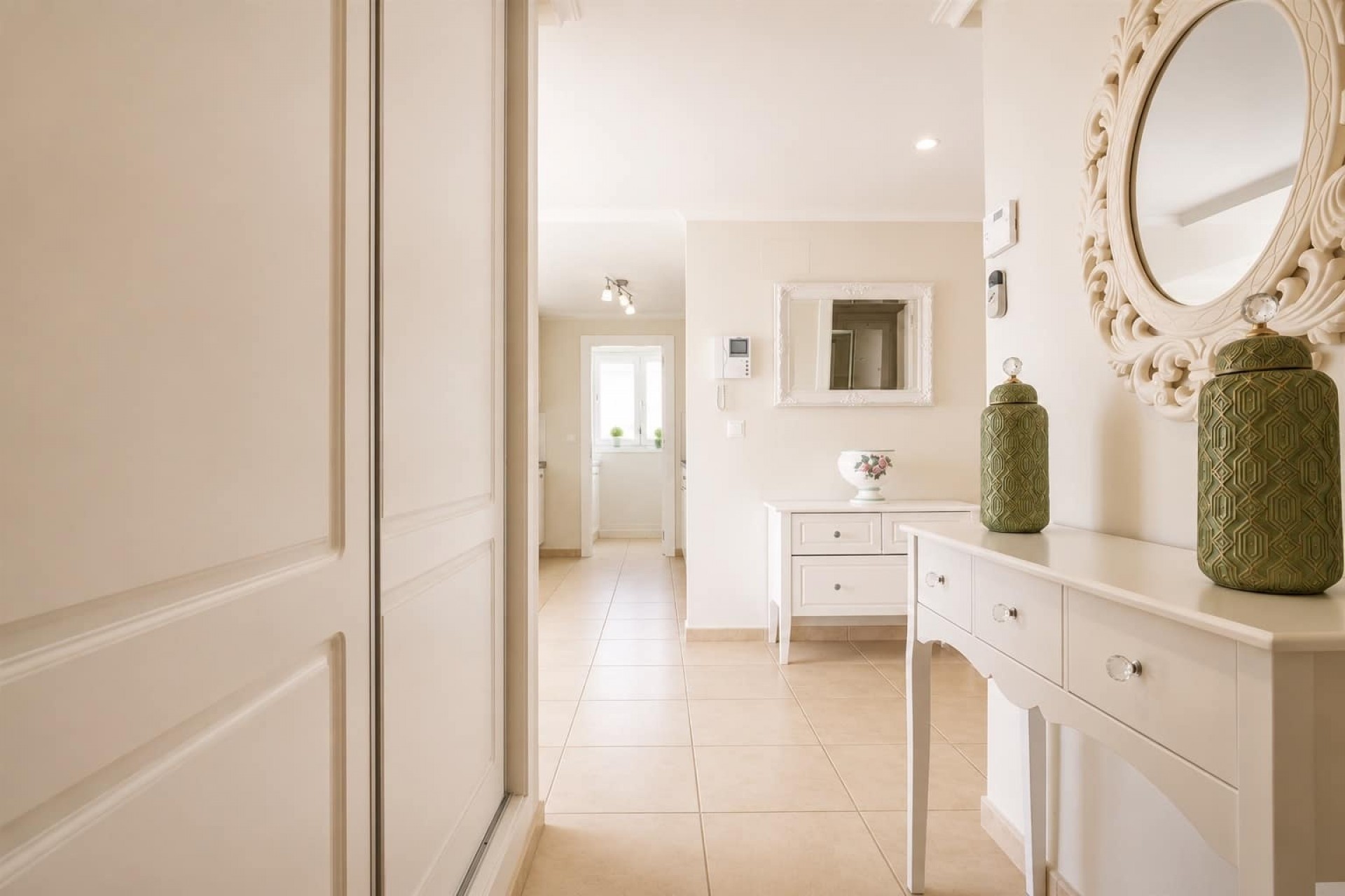 Resale - Apartment -
Altaona Golf and Country Club