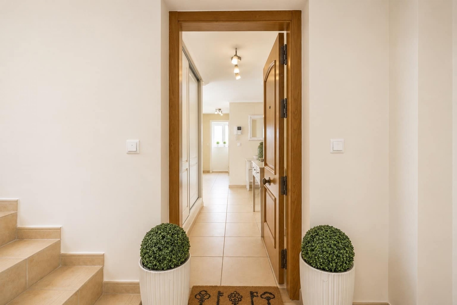Resale - Apartment -
Altaona Golf and Country Club