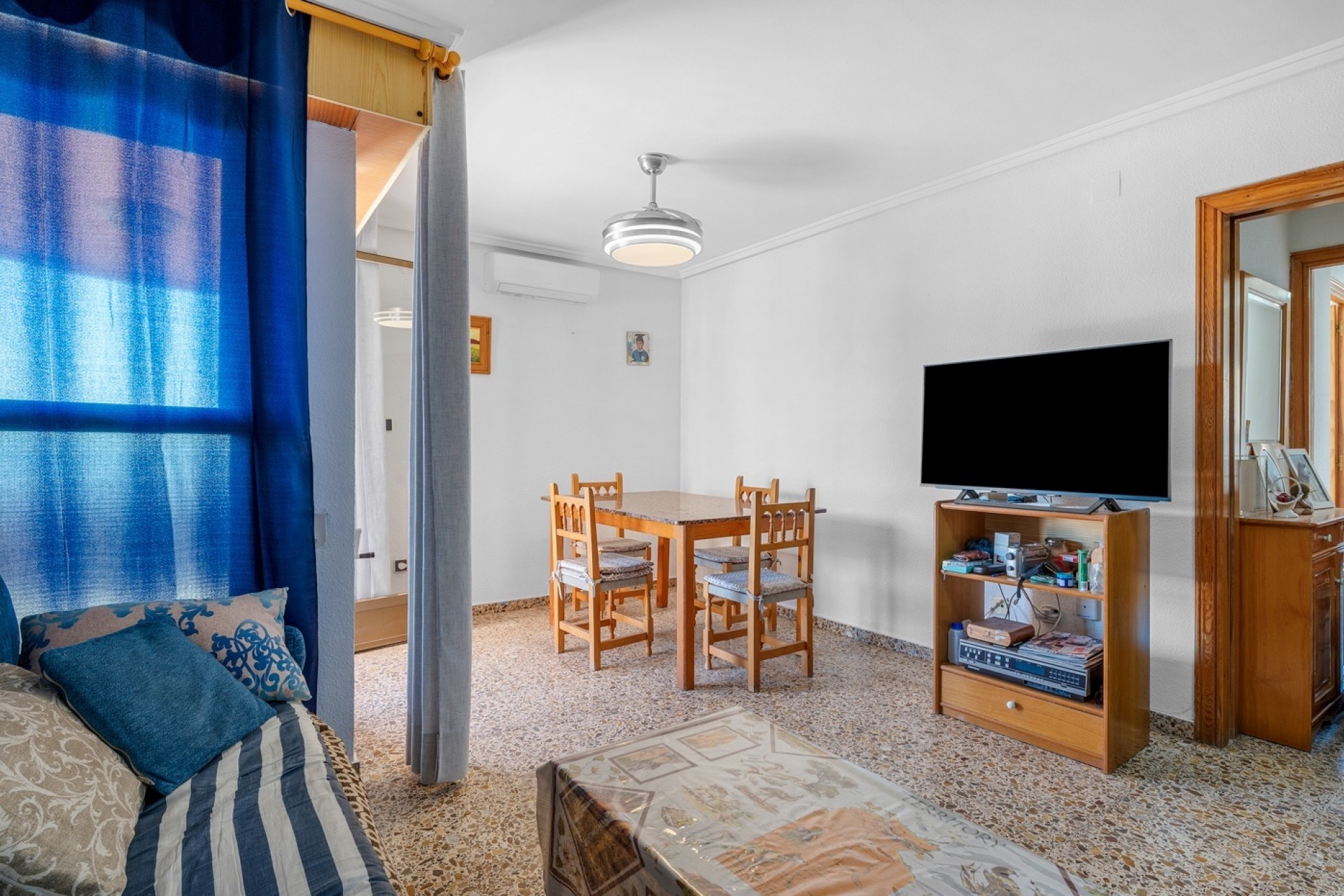 Resale - Apartment -
Arenales del Sol - Segunda linea playa