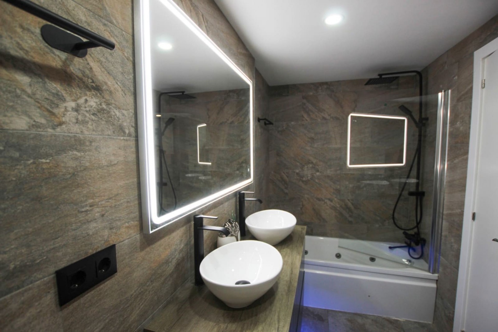 Resale - Apartment -
Benidorm - Playa Poniente