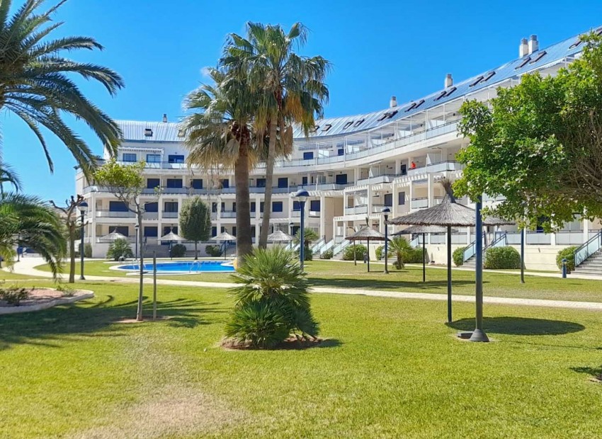 Resale - Apartment -
Denia