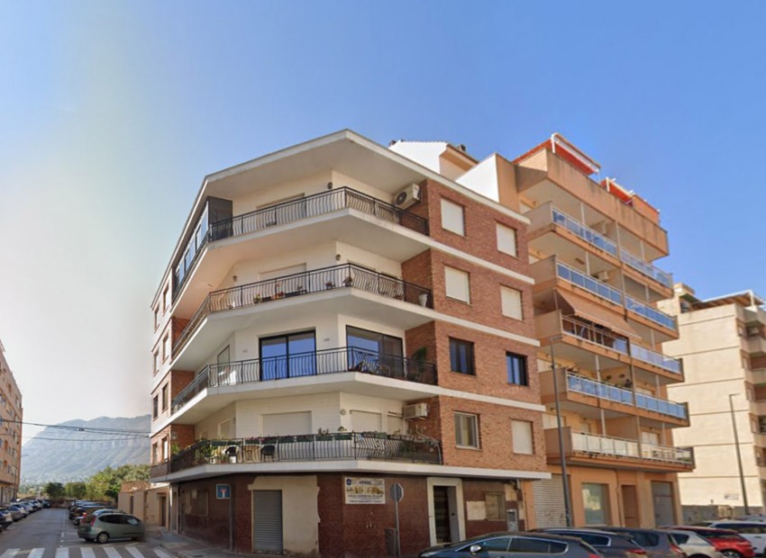 Resale - Apartment -
Denia