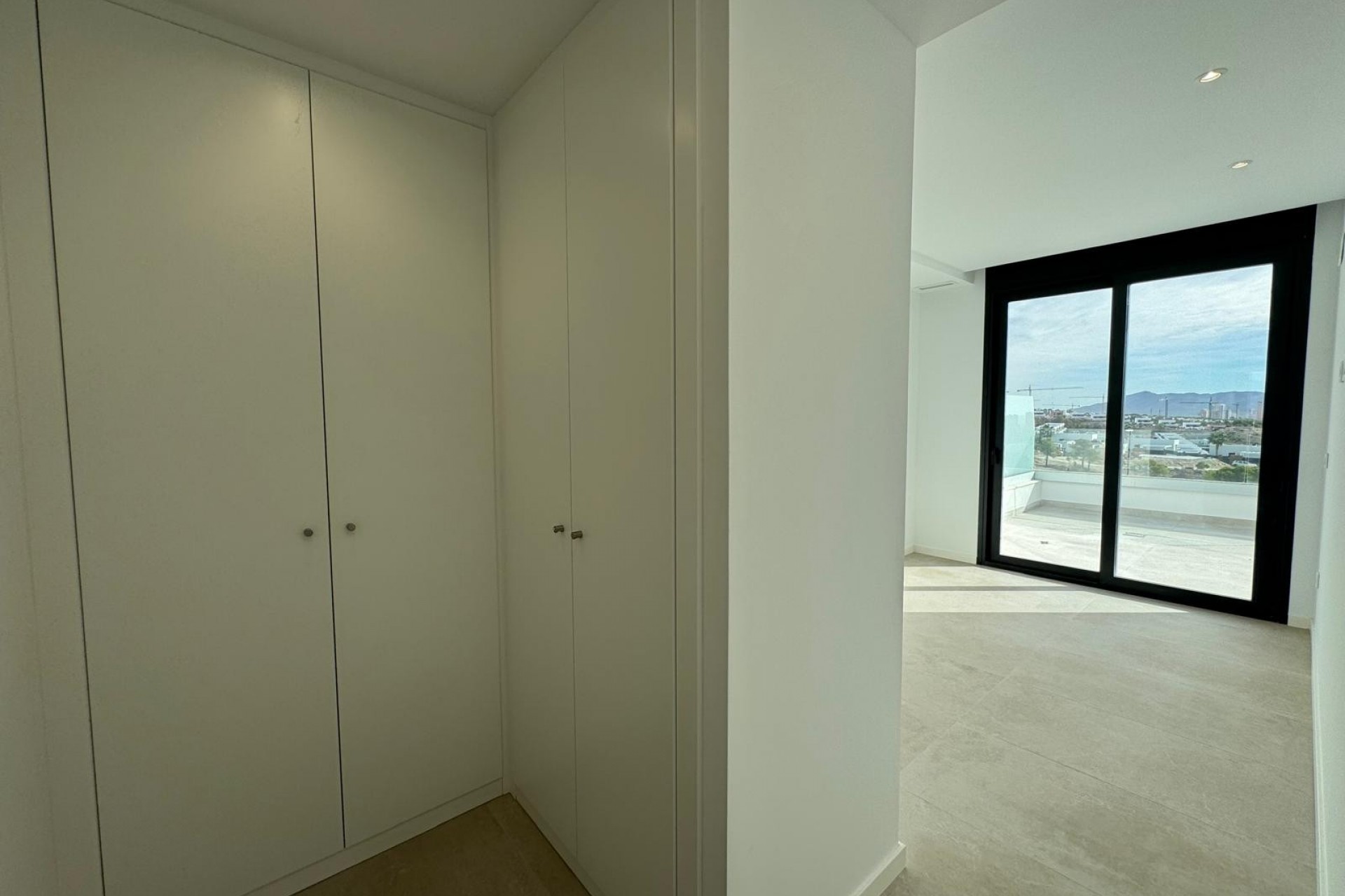Resale - Apartment -
Finestrat