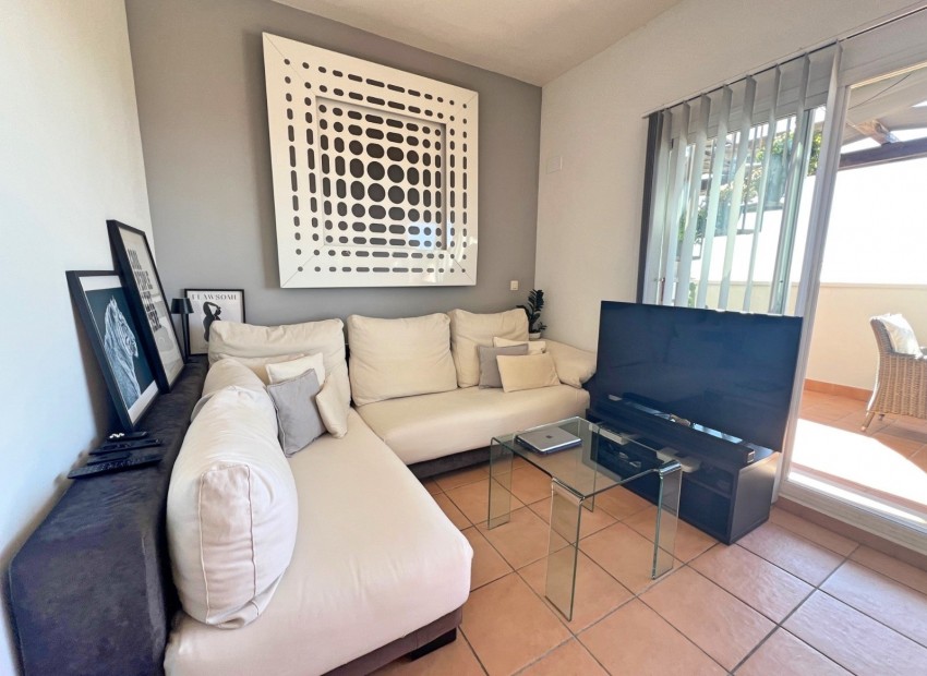 Resale - Apartment -
Finestrat