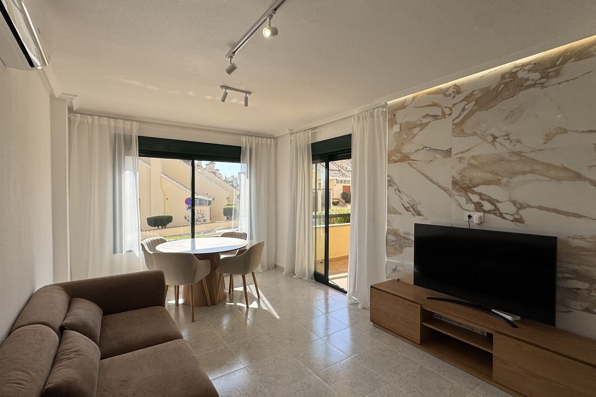 Resale - Apartment -
Lomas De Campoamor