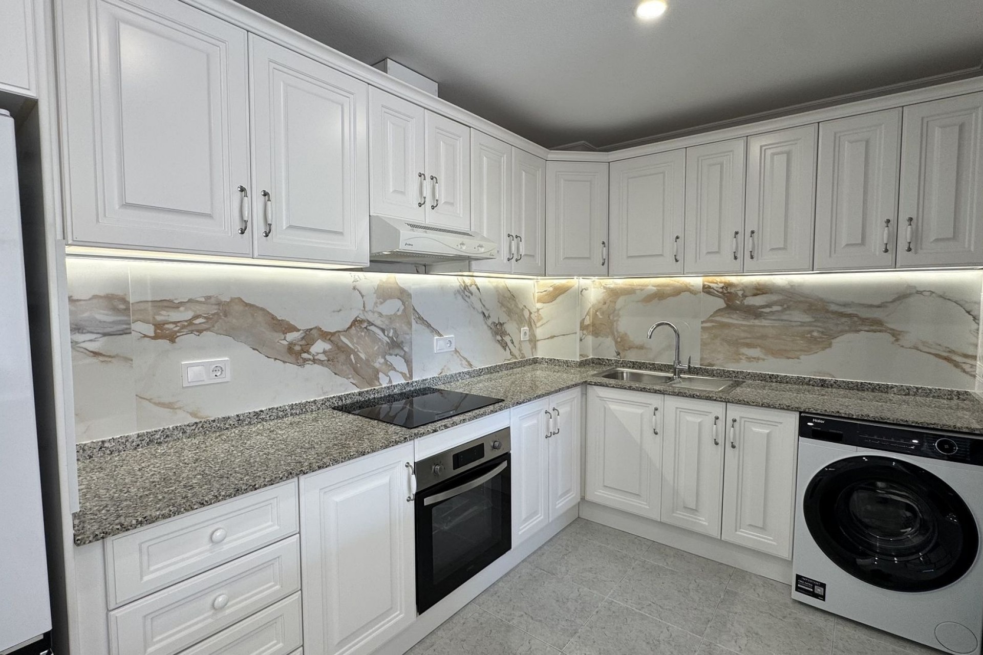 Resale - Apartment -
Lomas De Campoamor