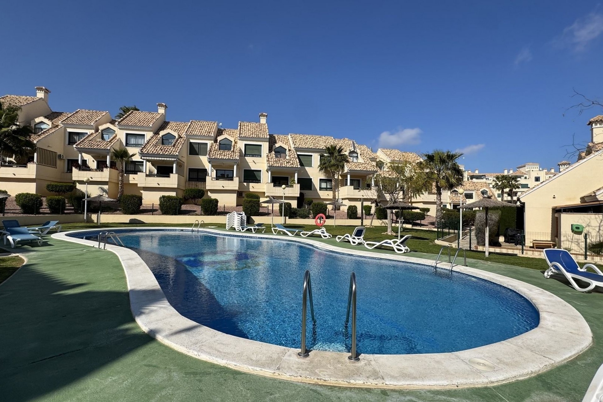 Resale - Apartment -
Lomas De Campoamor