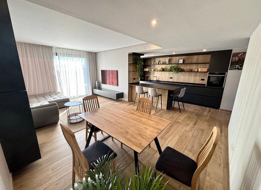 Resale - Apartment -
Marbella