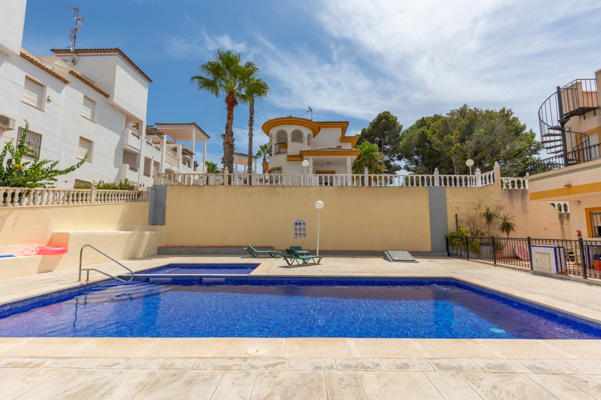 Resale - Apartment -
Orihuela - Villamartin