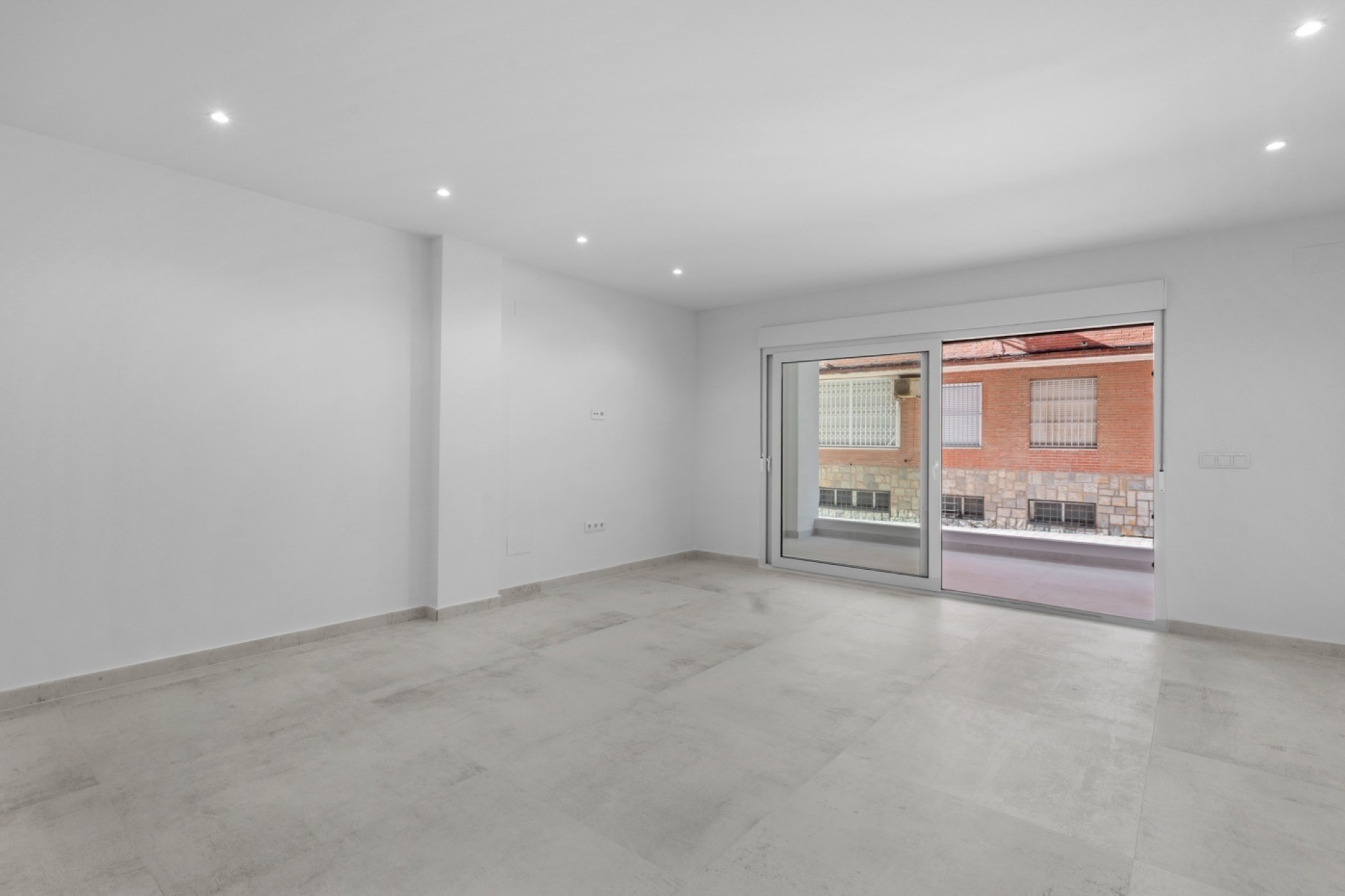 Resale - Apartment -
Torrevieja - Playa del Acequión