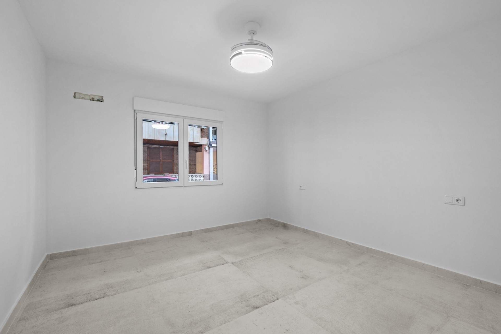 Resale - Apartment -
Torrevieja - Playa del Acequión
