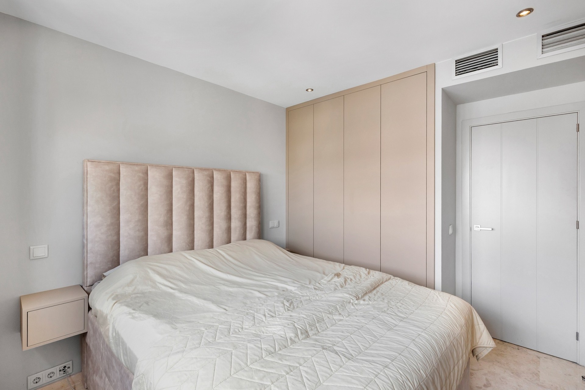 Resale - Apartment -
Torrevieja - Punta Prima