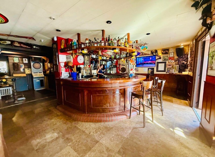 Resale - Bar -
Moraira - Casco Urbano