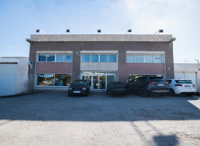 Resale - Commercial -
Alfas del Pí