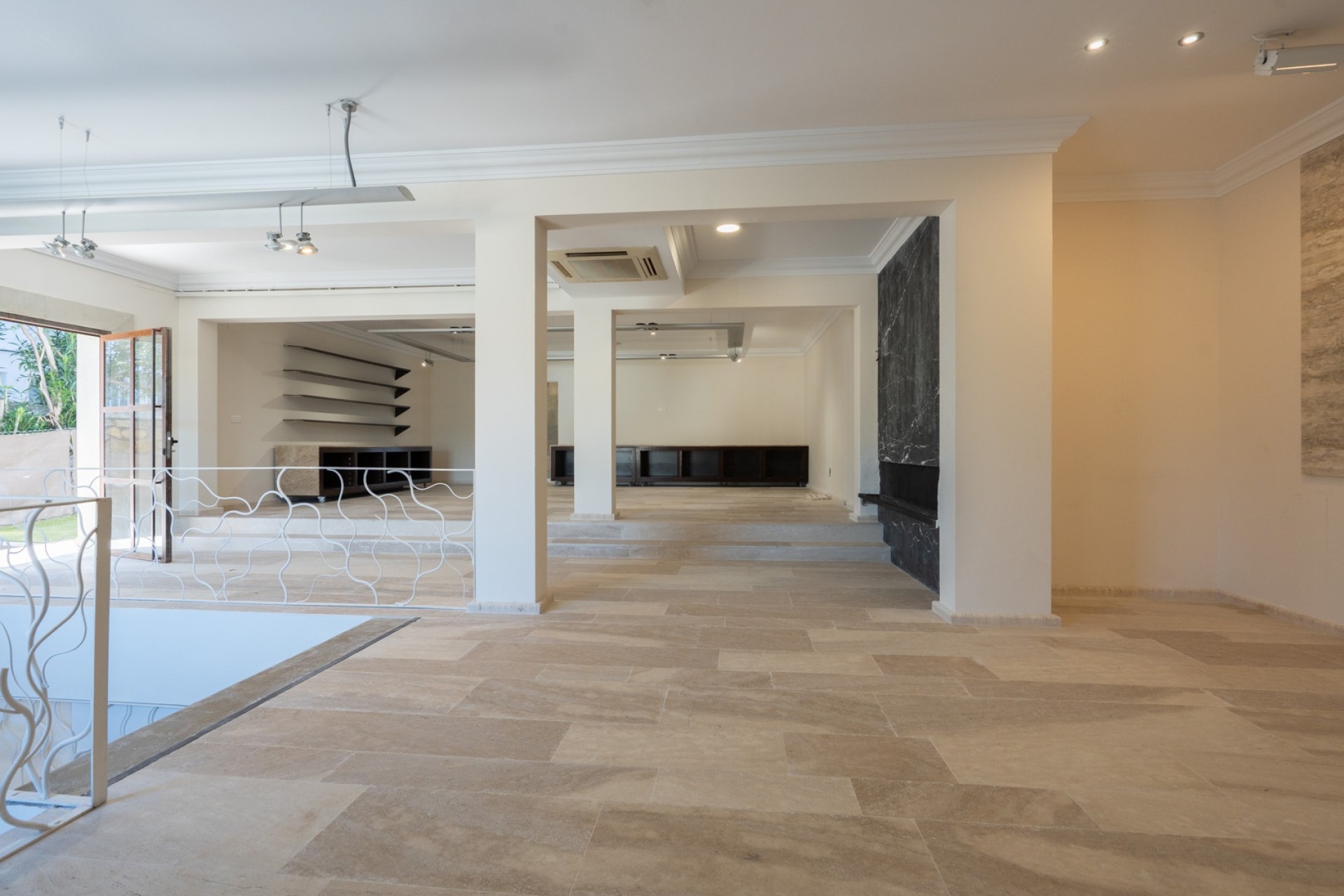 Resale - Commercial -
Benissa - Avenida La Marina
