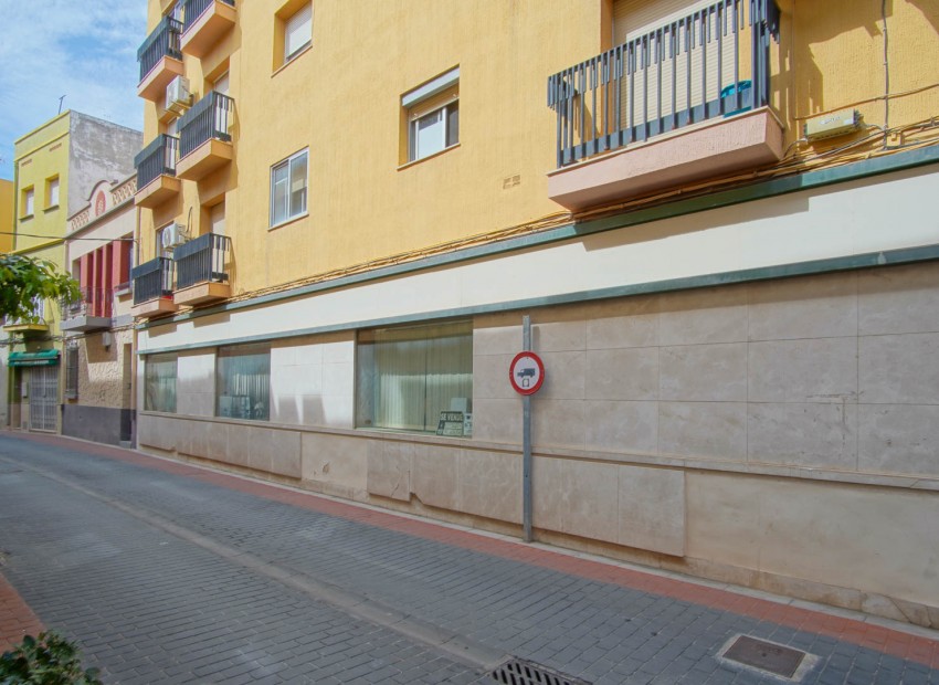 Resale - Commercial -
El Vergel