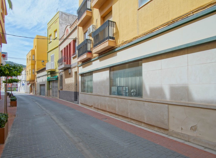 Resale - Commercial -
El Vergel