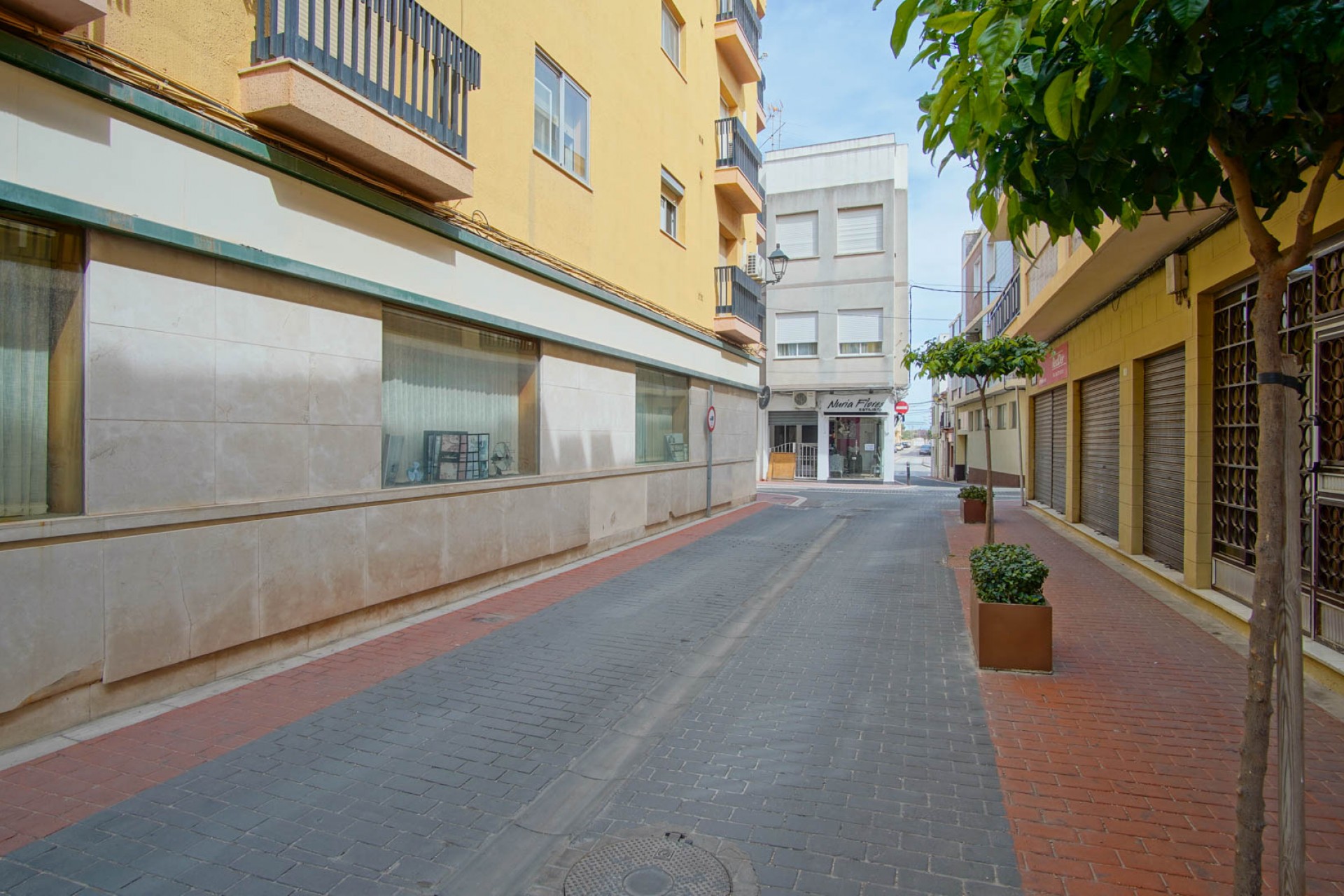 Resale - Commercial -
El Vergel