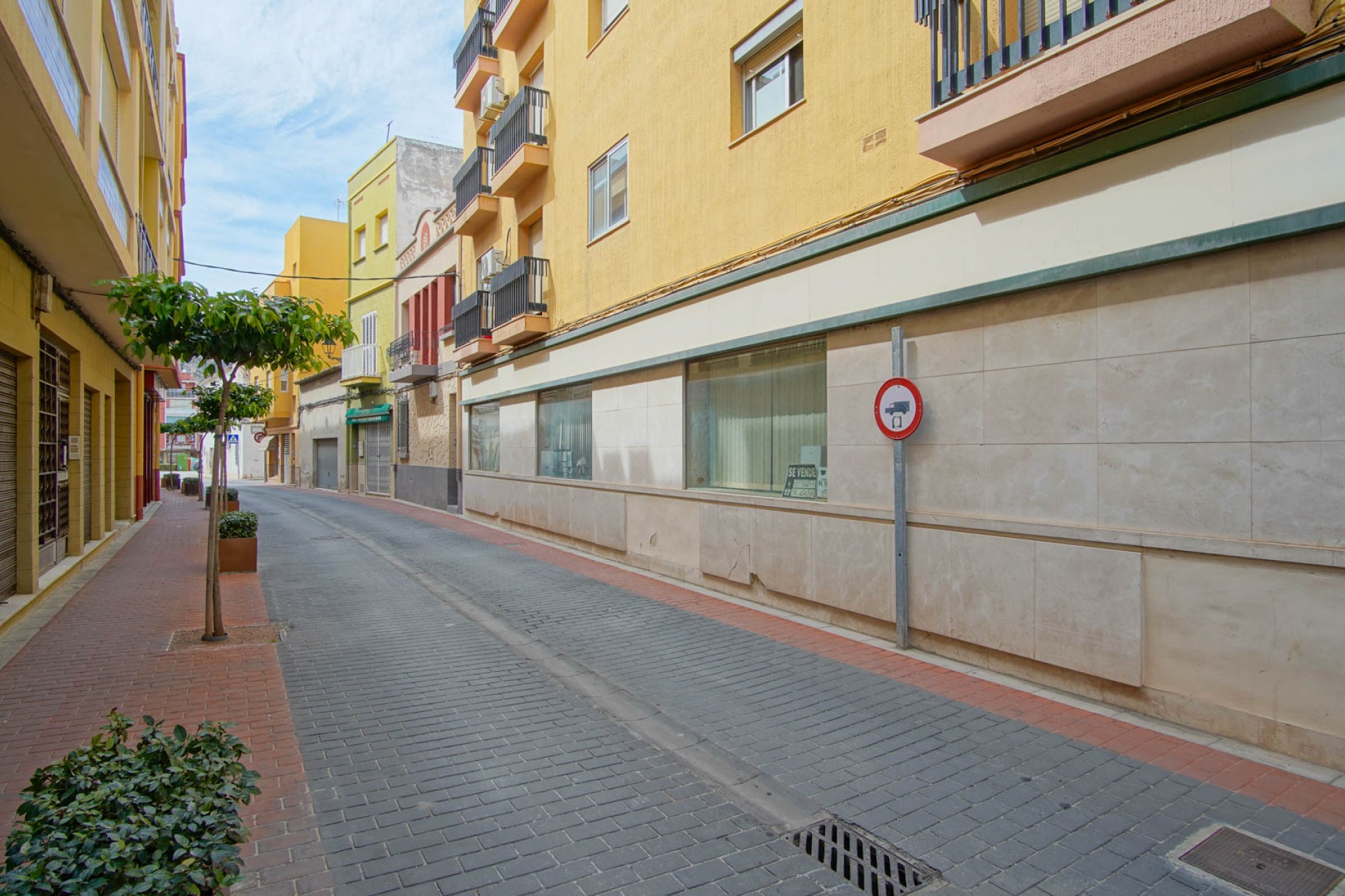 Resale - Commercial -
El Vergel