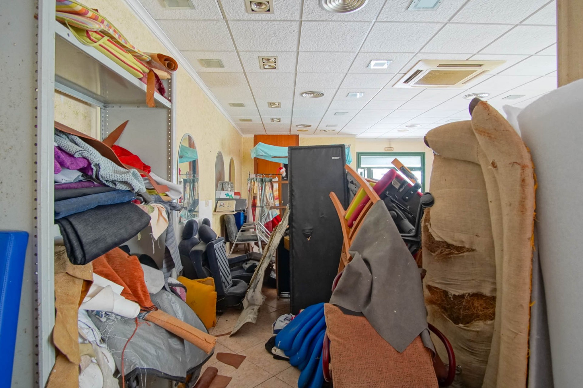 Resale - Commercial -
El Vergel