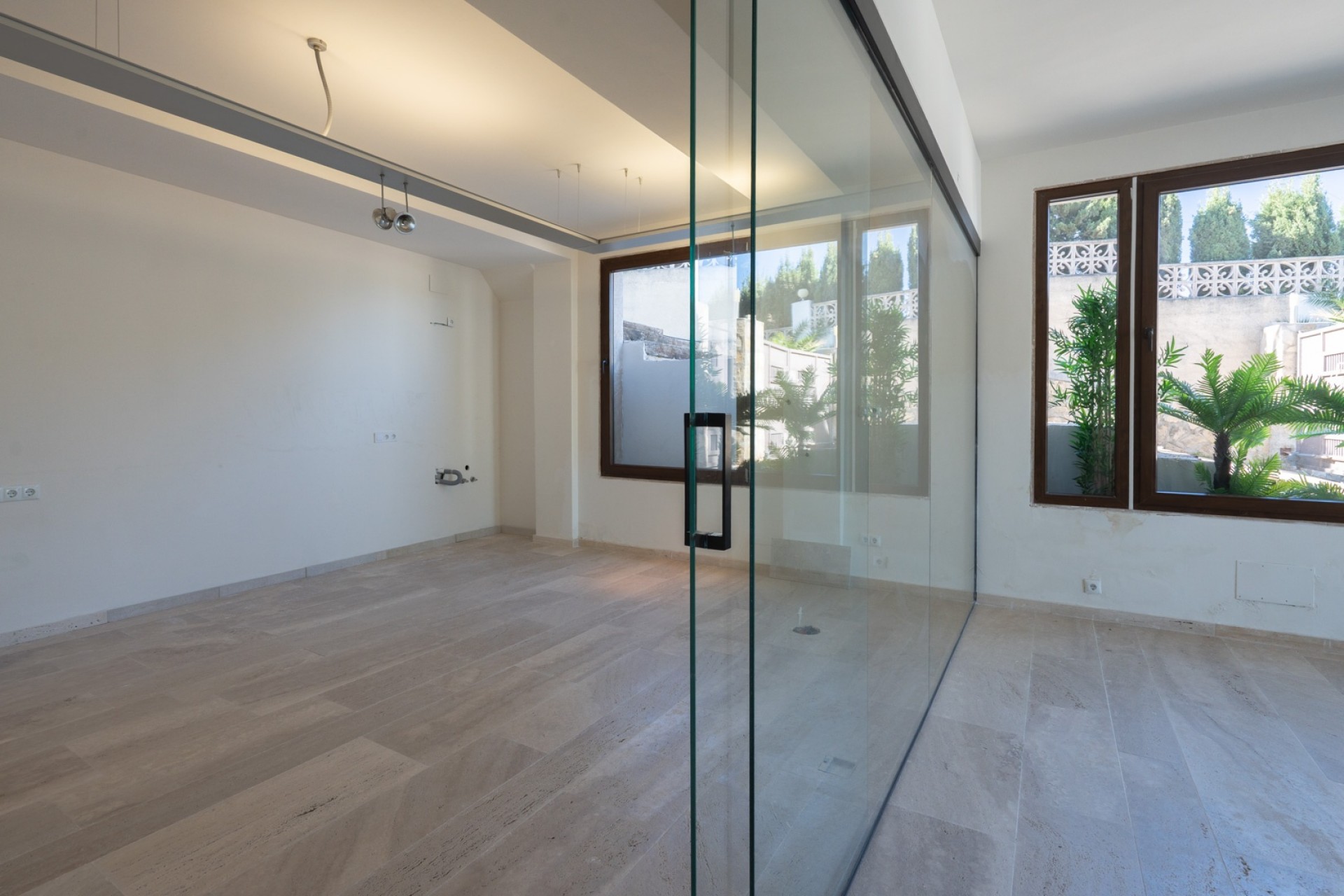 Resale - Commercial property -
Benissa - Avenida La Marina