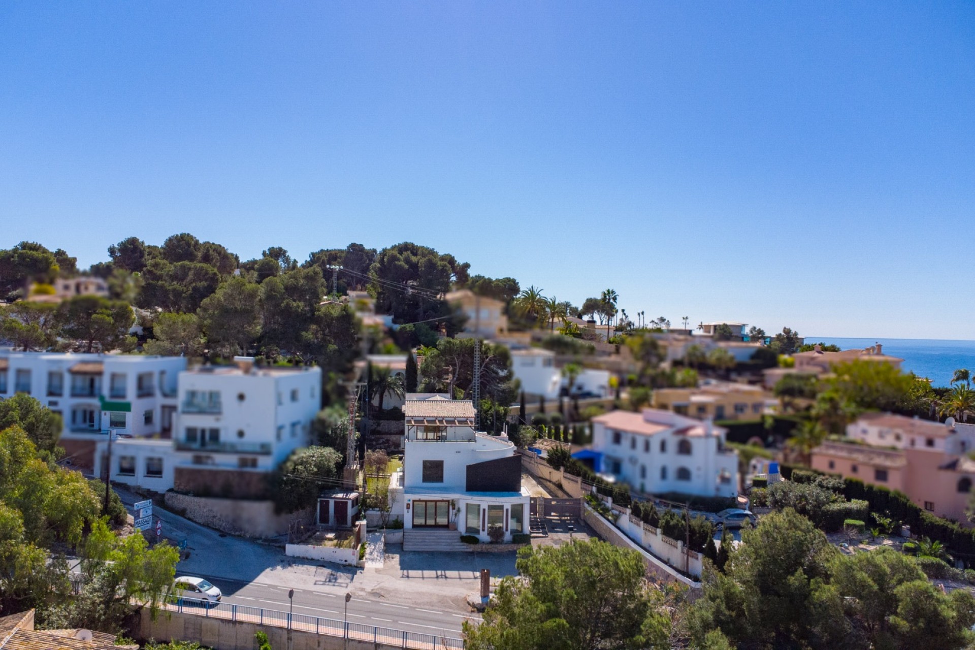 Resale - Commercial property -
Benissa - Avenida La Marina