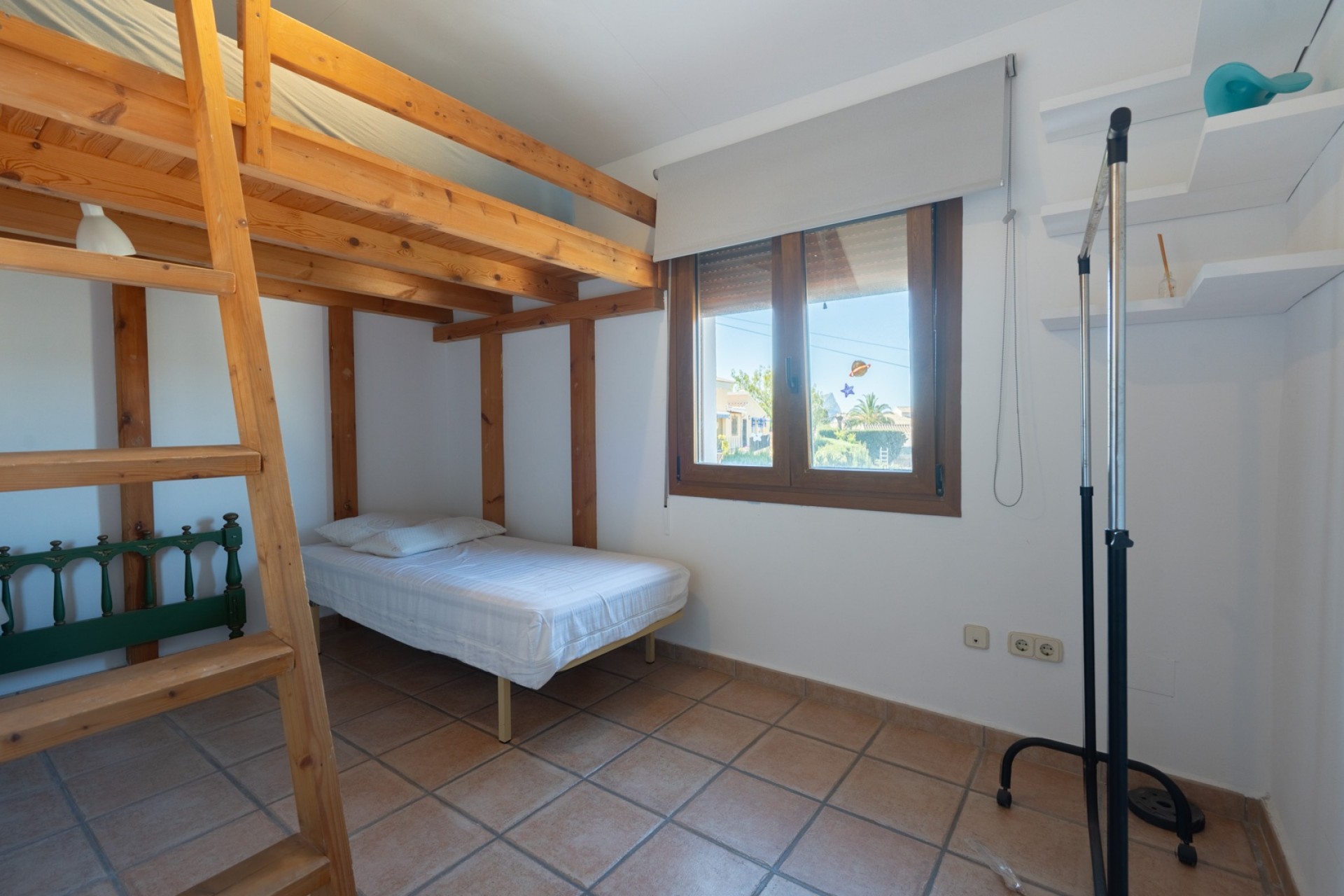 Resale - Commercial property -
Benissa - Avenida La Marina