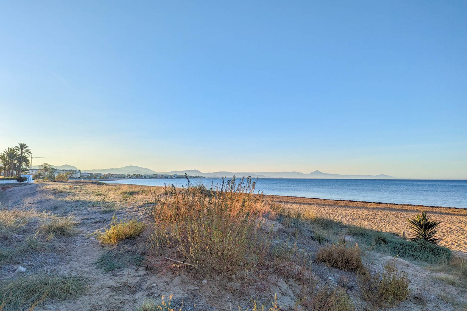 Resale - Commercial property -
El Vergel