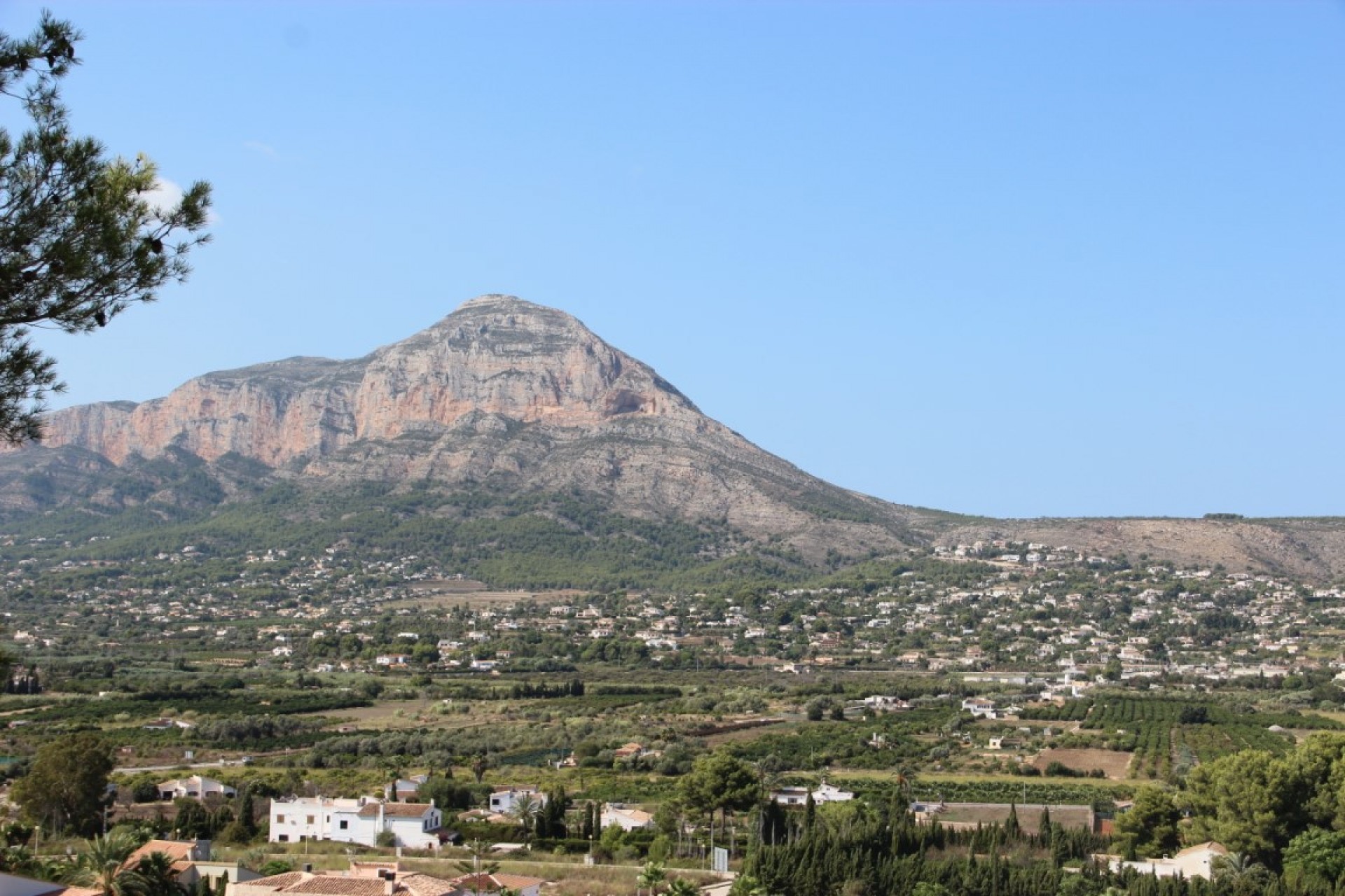 Resale - Commercial property -
El Vergel