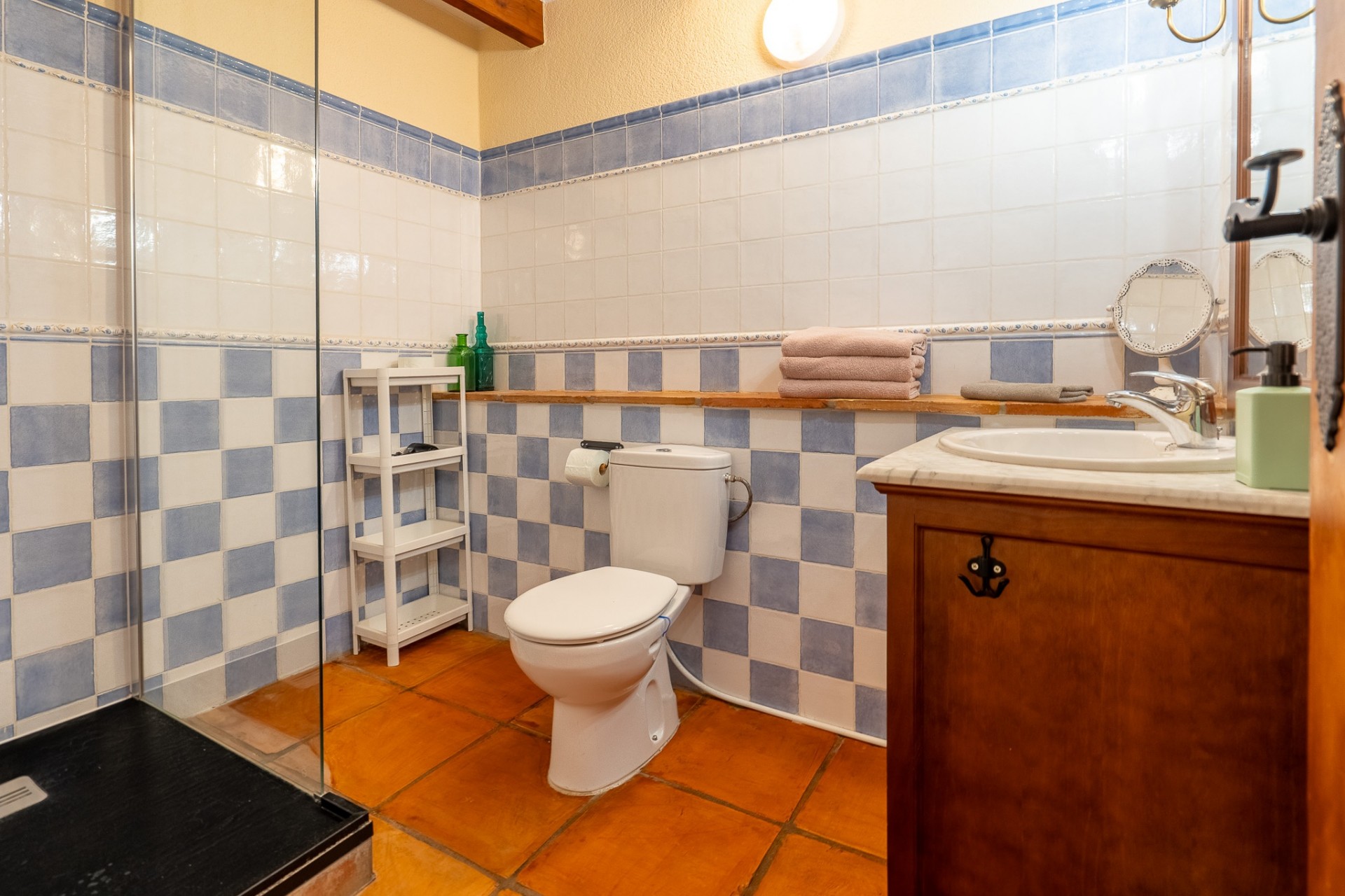 Resale - Commercial -
Sagra - Center