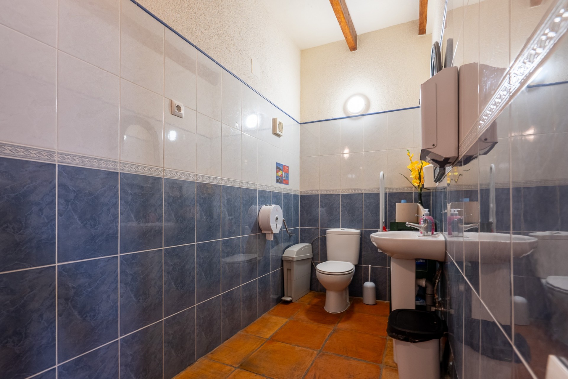 Resale - Commercial -
Sagra - Center