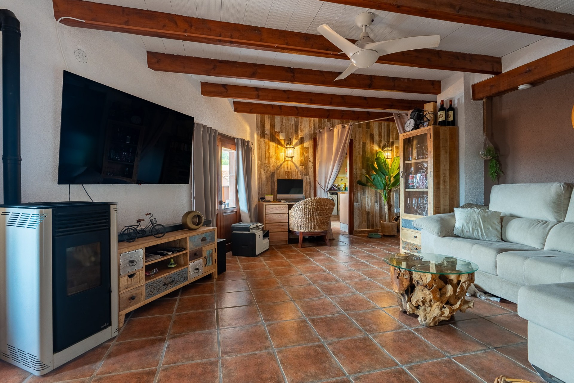 Resale - Commercial -
Sagra - Center