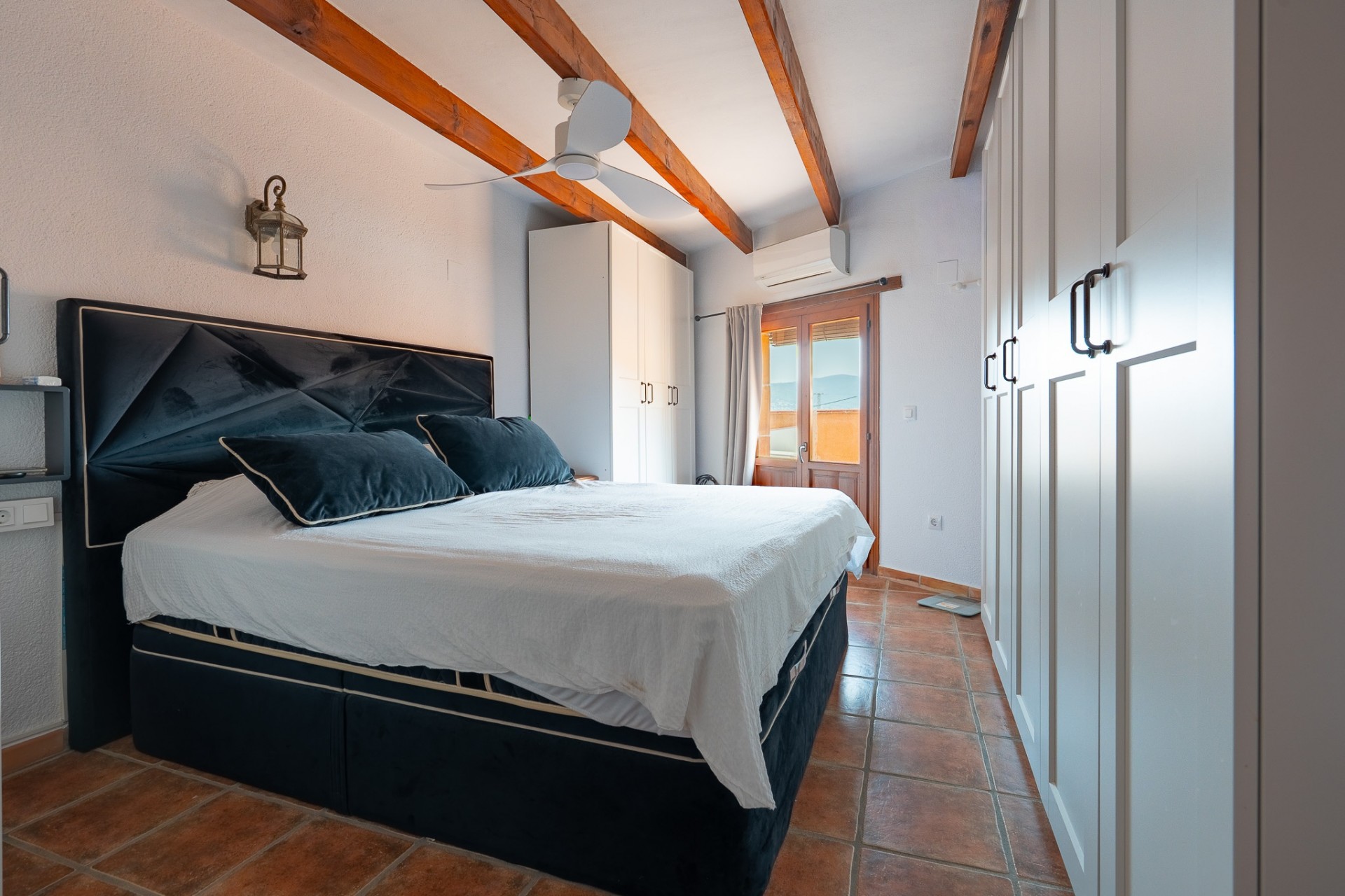 Resale - Commercial -
Sagra - Center