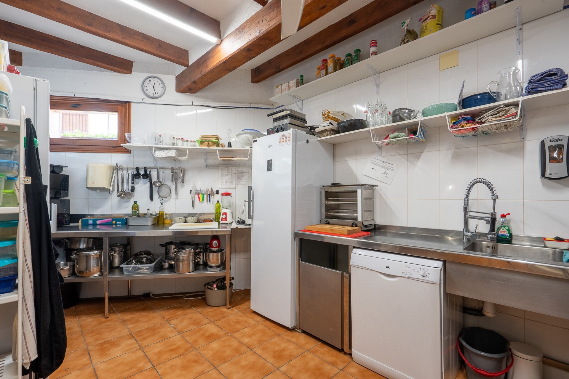 Resale - Commercial -
Sagra - Center