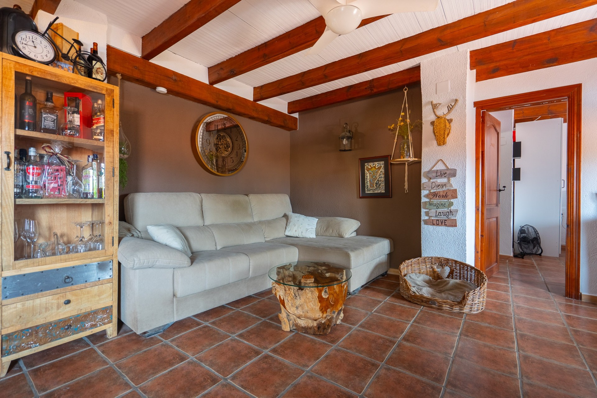 Resale - Commercial -
Sagra - Center