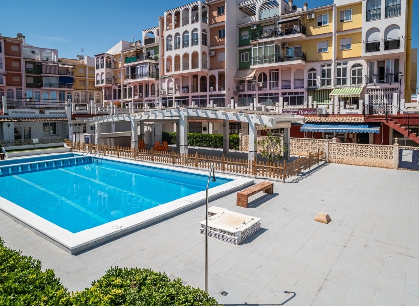 Resale - Commercial -
TORREVIEJA - La Veleta