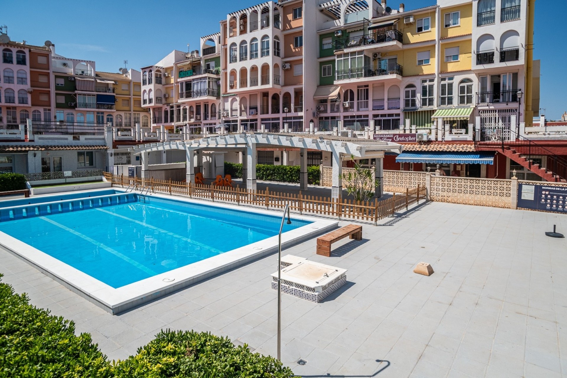 Resale - Commercial -
TORREVIEJA - La Veleta