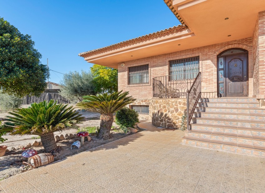 Resale - Country Estate -
Beniel - Carretera de Beniel