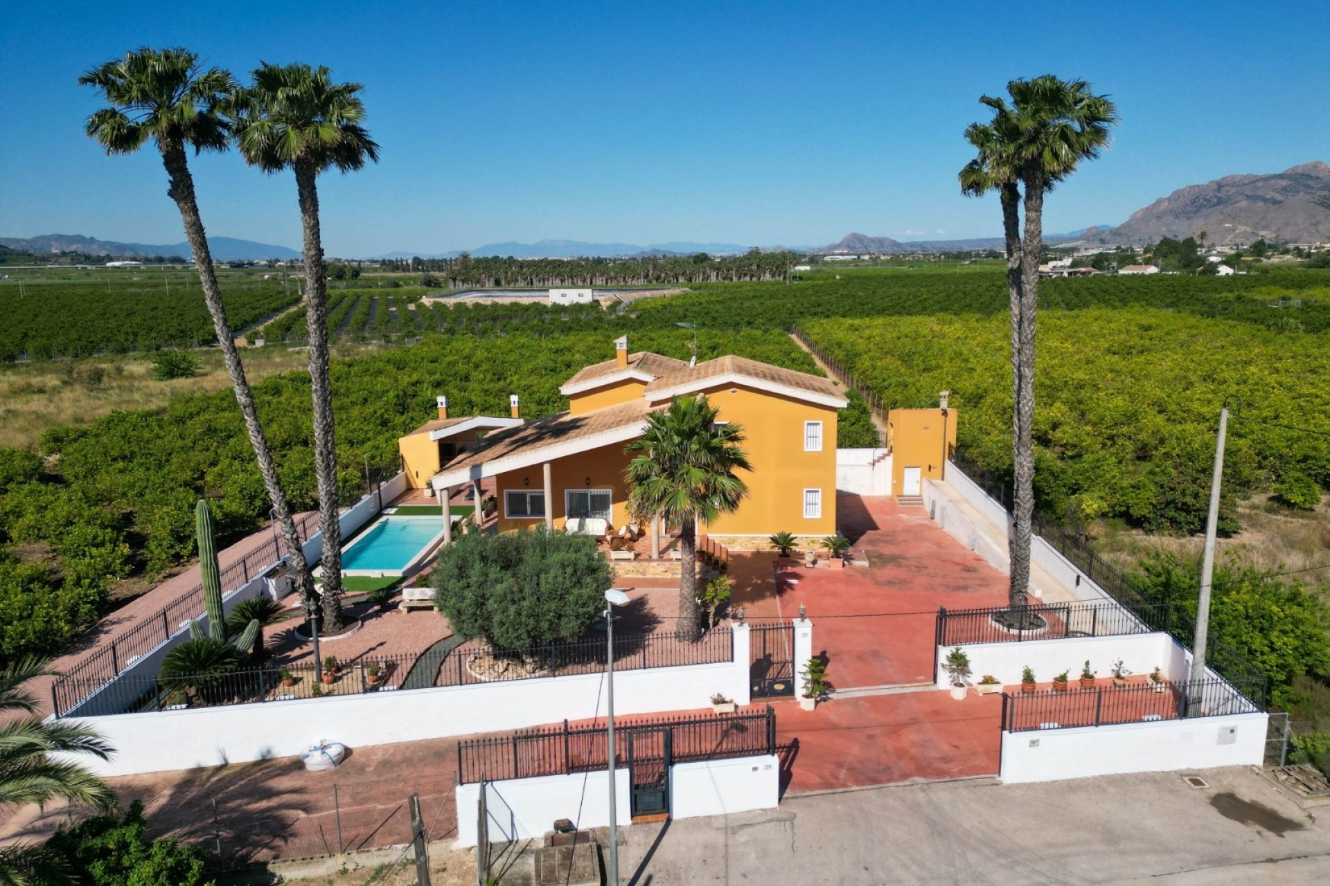 Resale - Countryhouse -
Orihuela