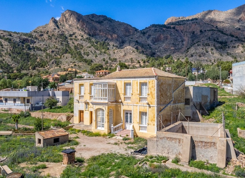 Resale - Countryhouse -
Orihuela